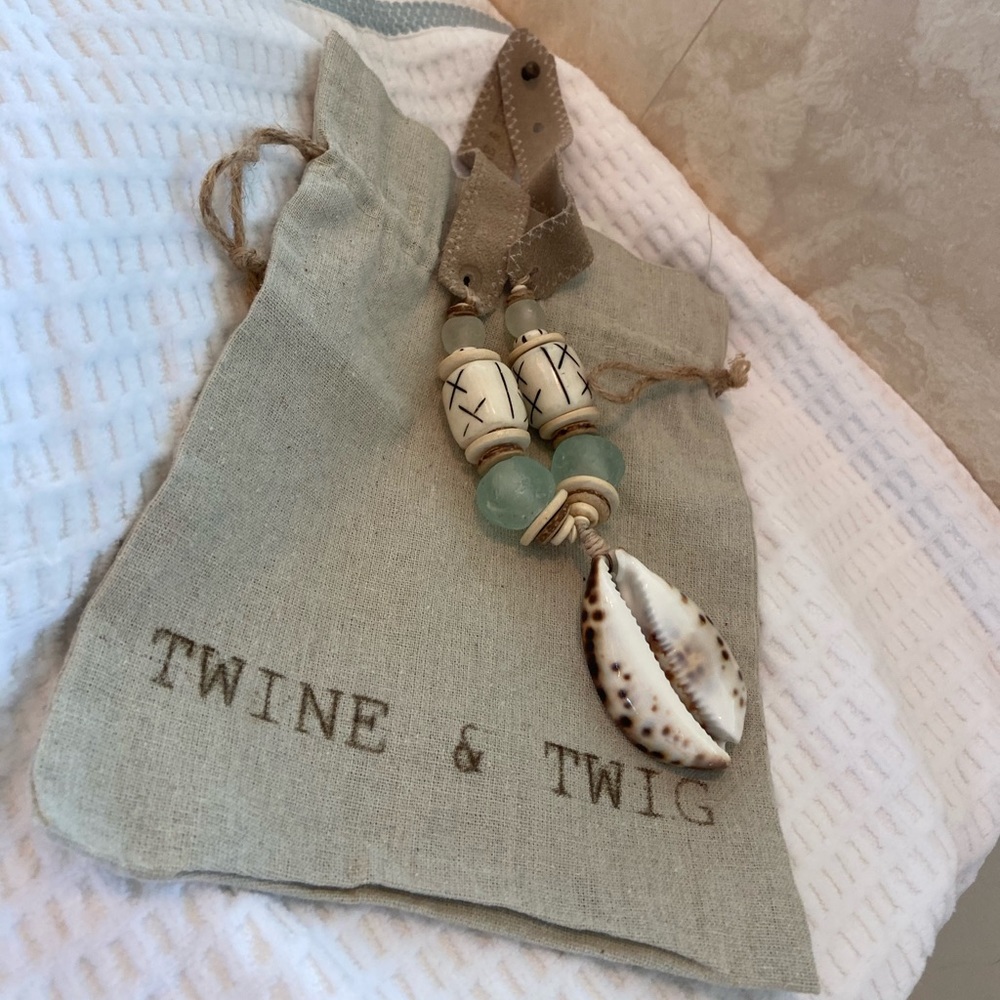 Twine and Twig shell necklace